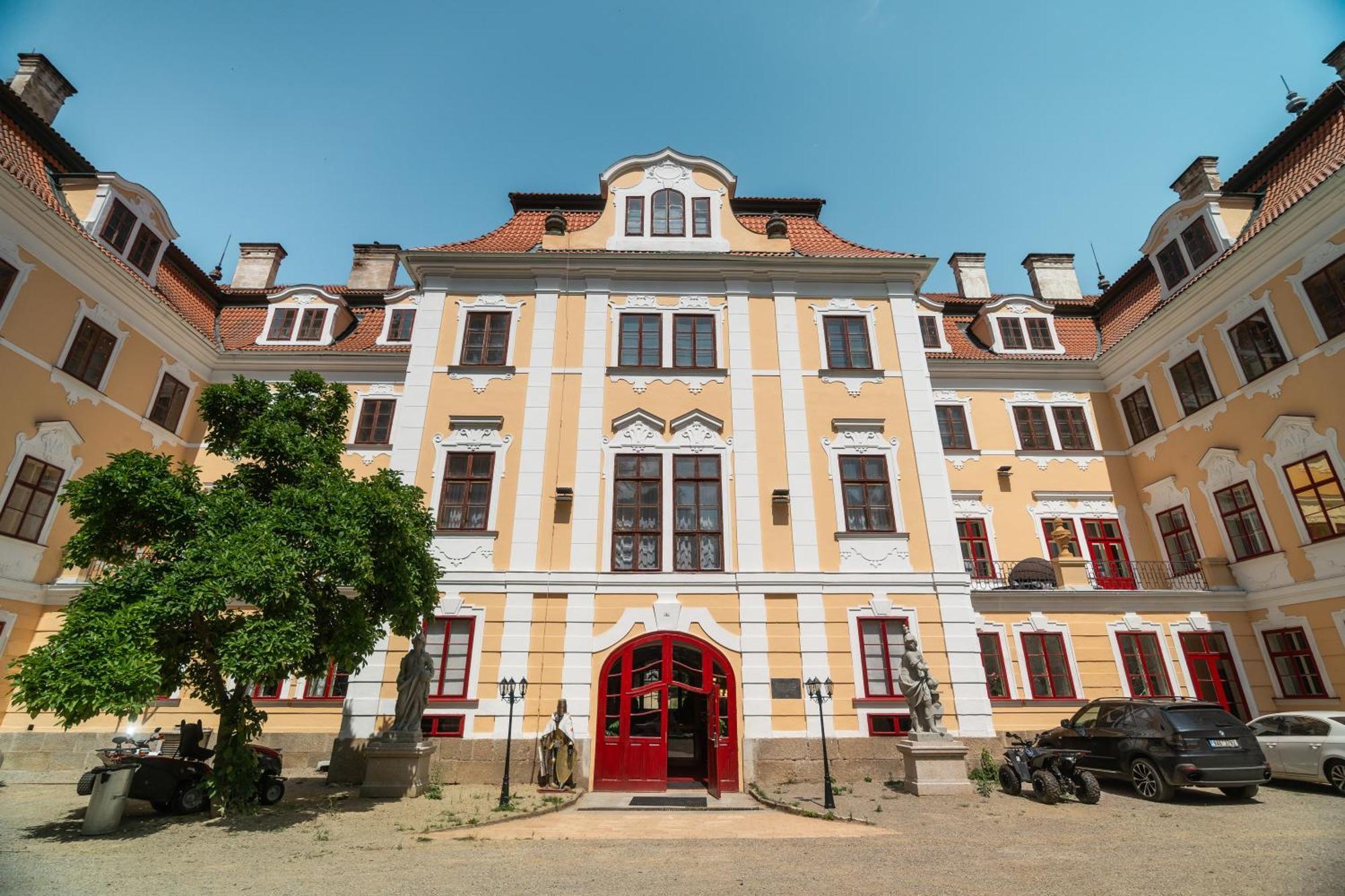 Zamek D'Este Chlum u Trebone Exteriör bild